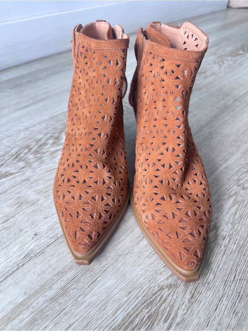 Sbicca Vintage Collection Suede Laser Cut Ankle Botties 8 - Picture 2 of 16